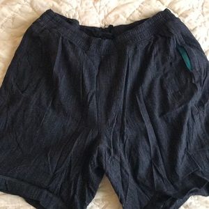 Lululemon lines pace breaker shorts